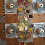 De Hoefstal 1765 3* アステン