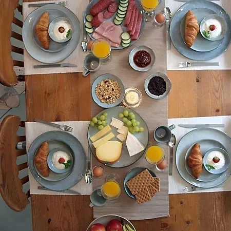 Bed and Breakfast De Hoefstal 1765 Άστεν